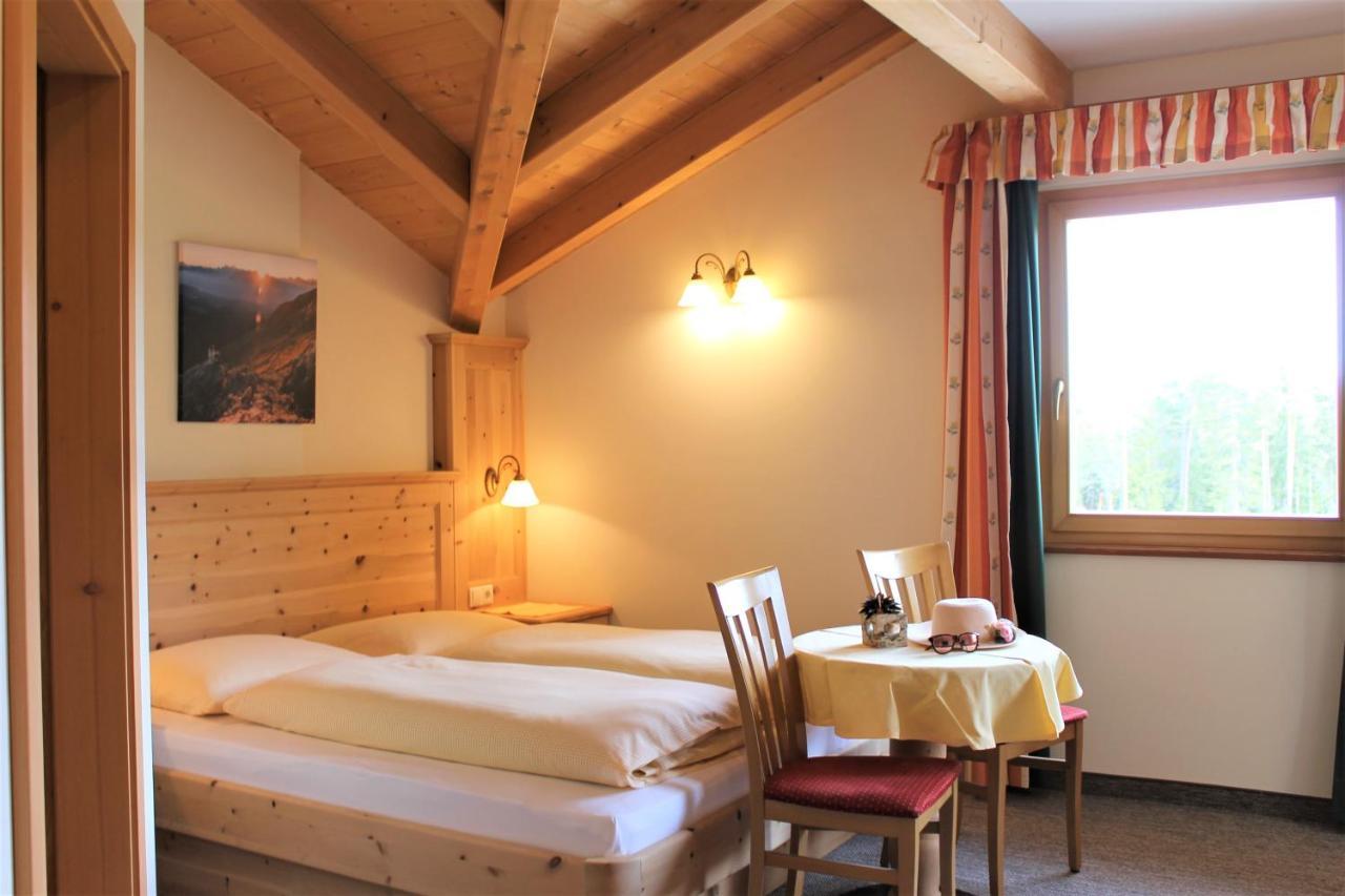 Hotel Landgasthof Laerchenwald Collepietra  Ngoại thất bức ảnh