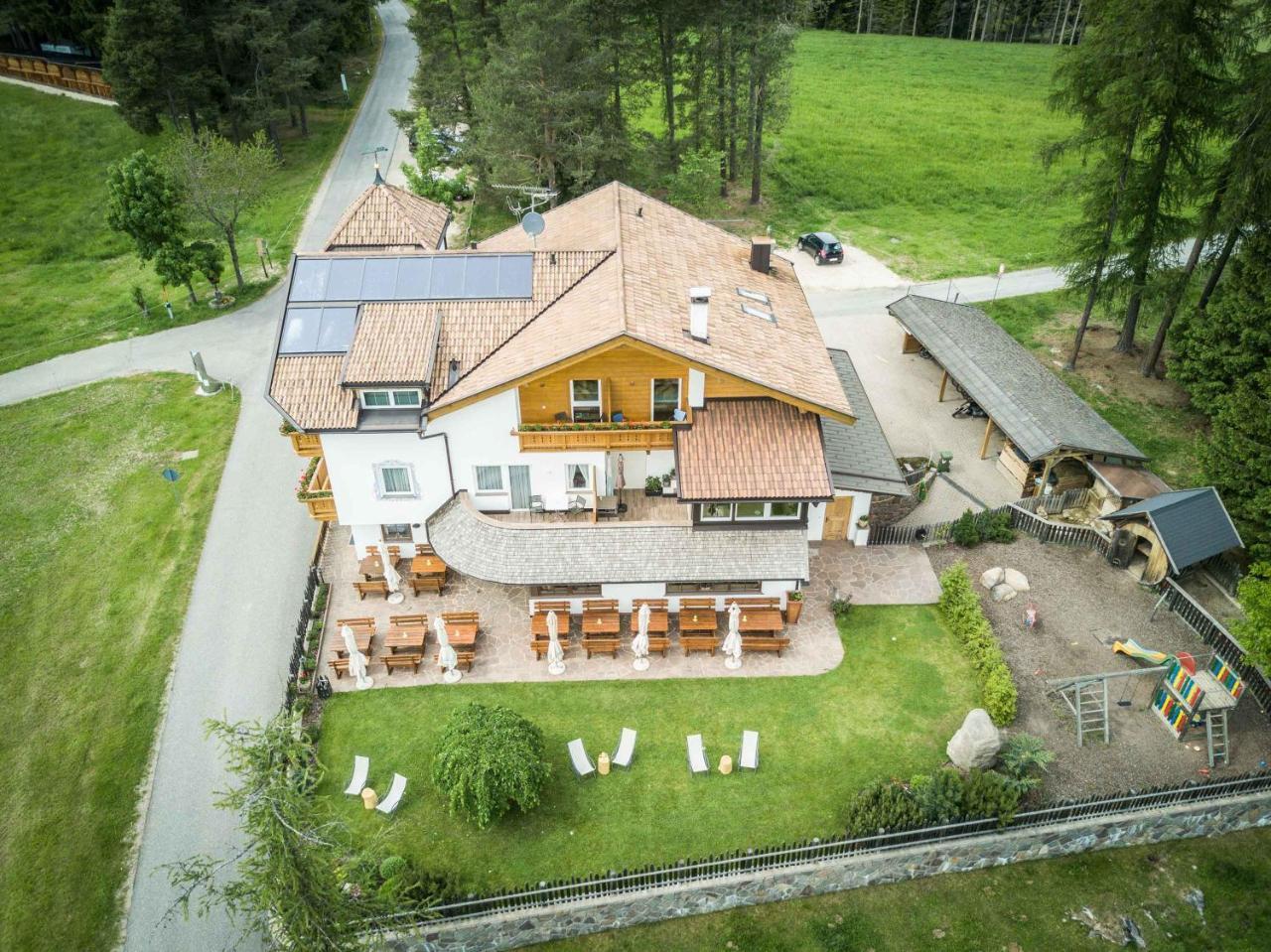 Hotel Landgasthof Laerchenwald Collepietra  Ngoại thất bức ảnh