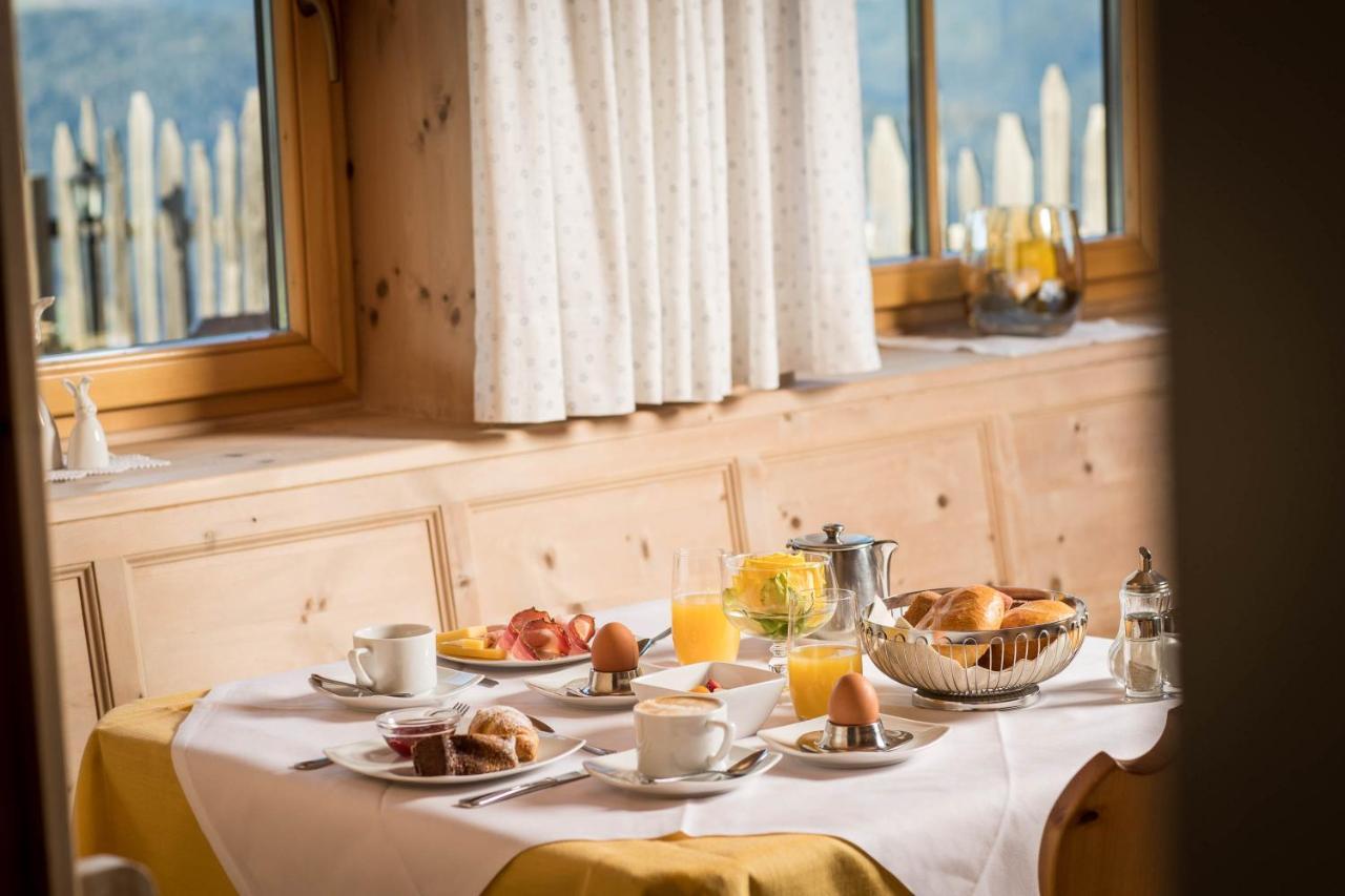 Hotel Landgasthof Laerchenwald Collepietra  Ngoại thất bức ảnh
