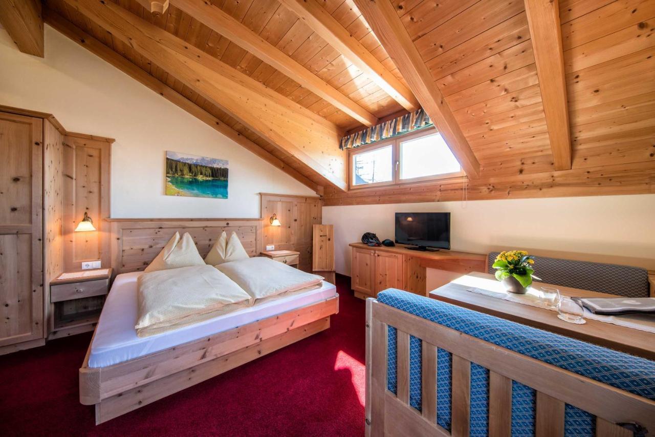 Hotel Landgasthof Laerchenwald Collepietra  Ngoại thất bức ảnh